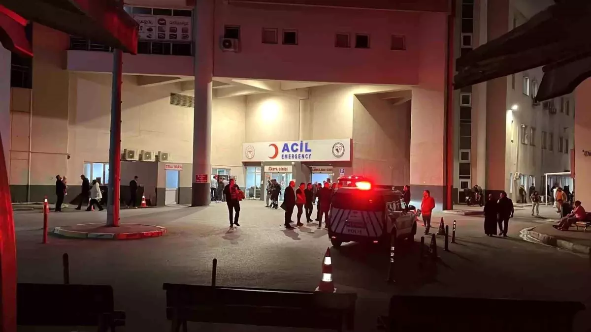 Darıca'da Alkollü Sürücü Hastane Otoparkına Daldı, Uyuşturucu Ele Ge geçirildi