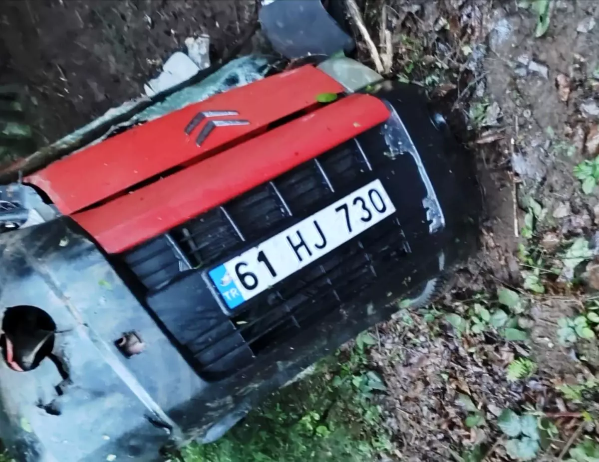 Trabzon'da Trafik Kazası: 2 Kişi Hayatını Kaybetti
