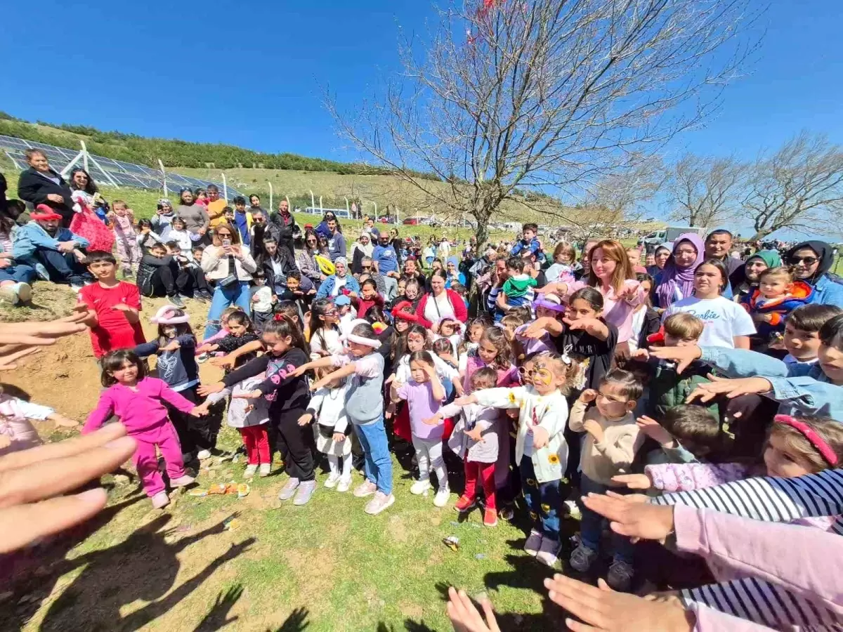 Uçurtmalar, gökyüzünü renklendirdi