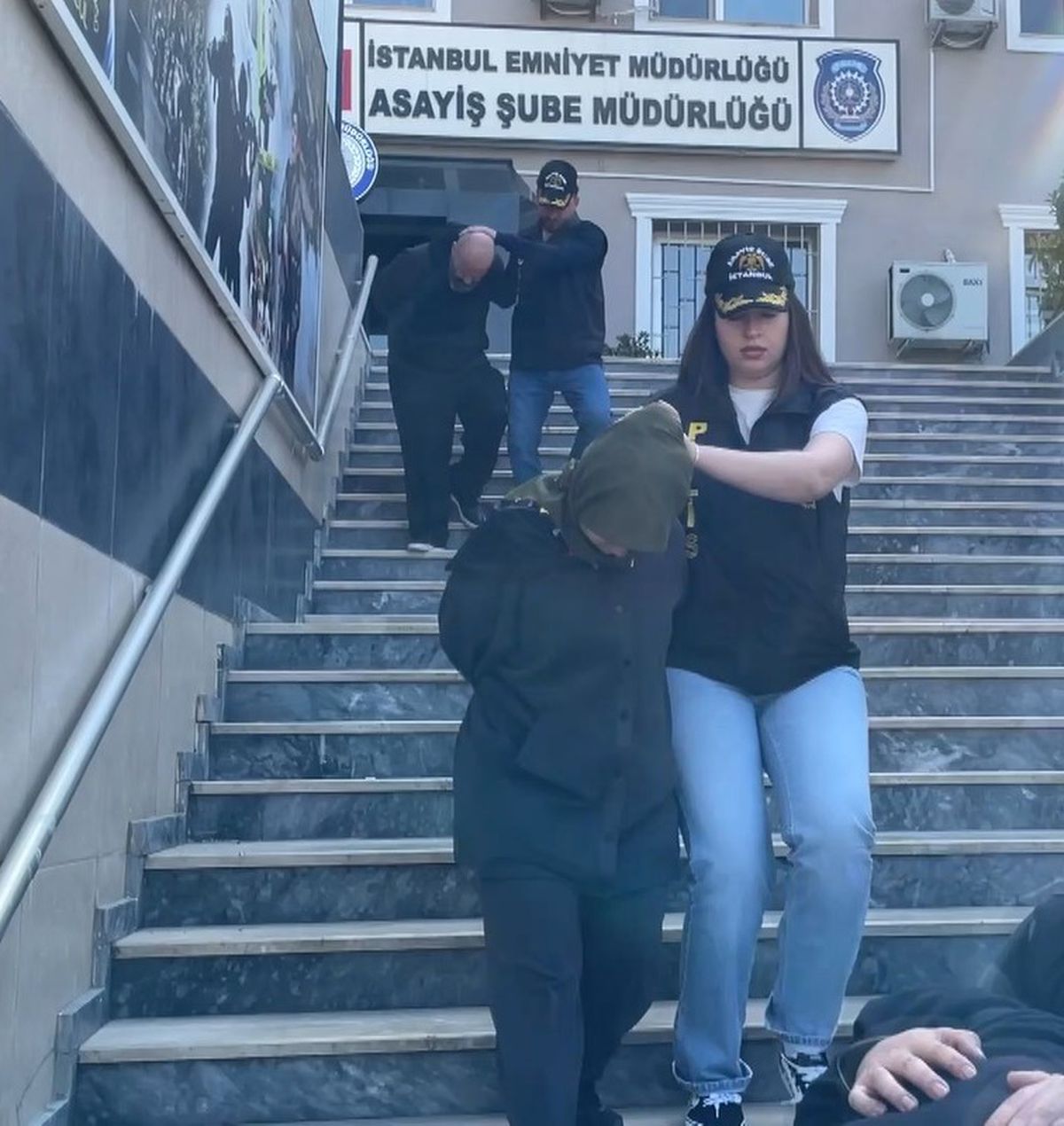 Almanya'da Dolandırıcılık Şebekesi Operasyonu: 10 Şüpheli Türkiye'de Yakalandı