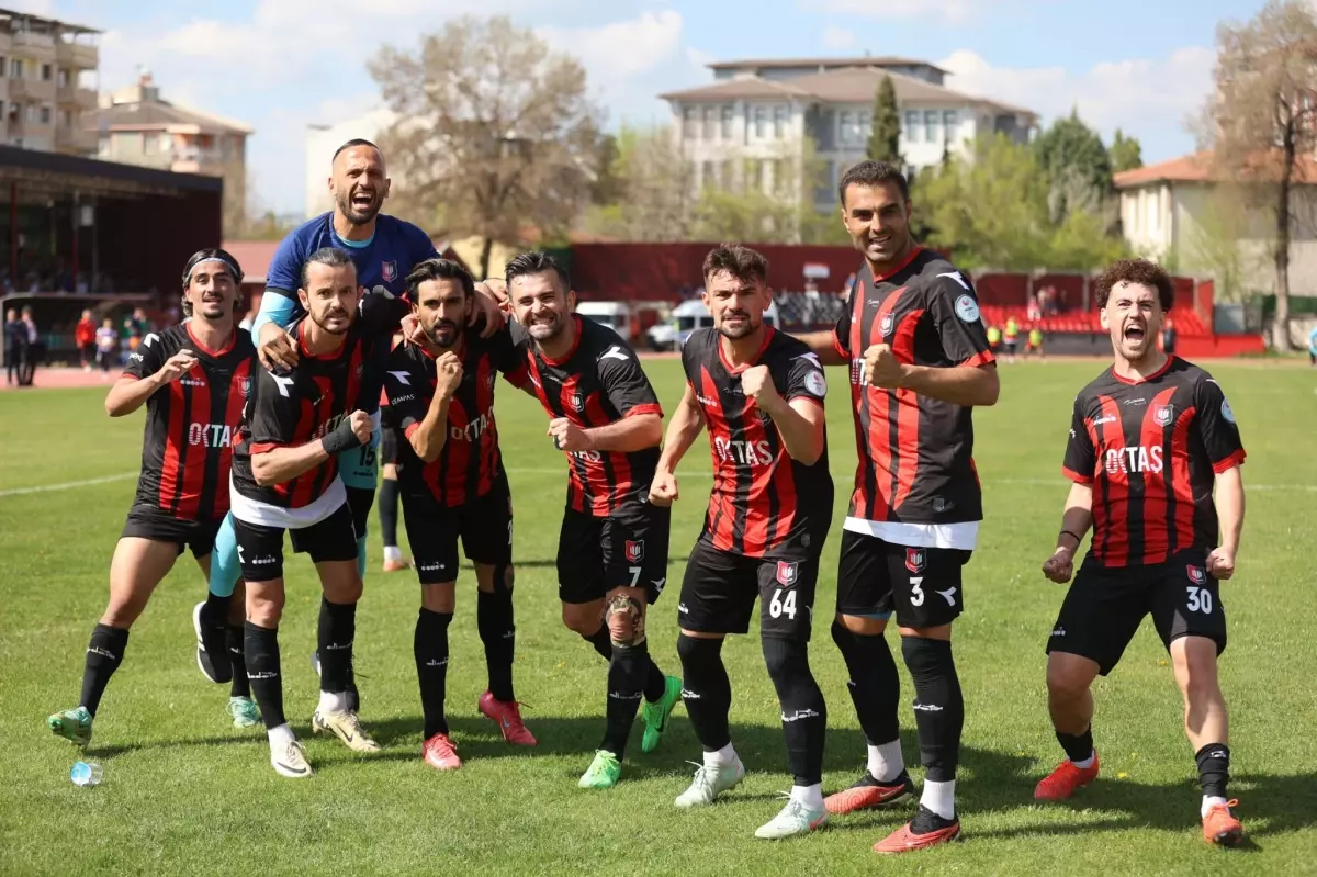 Uşakspor ve Tire 2021 FK Play-Off'a Yazılıyor