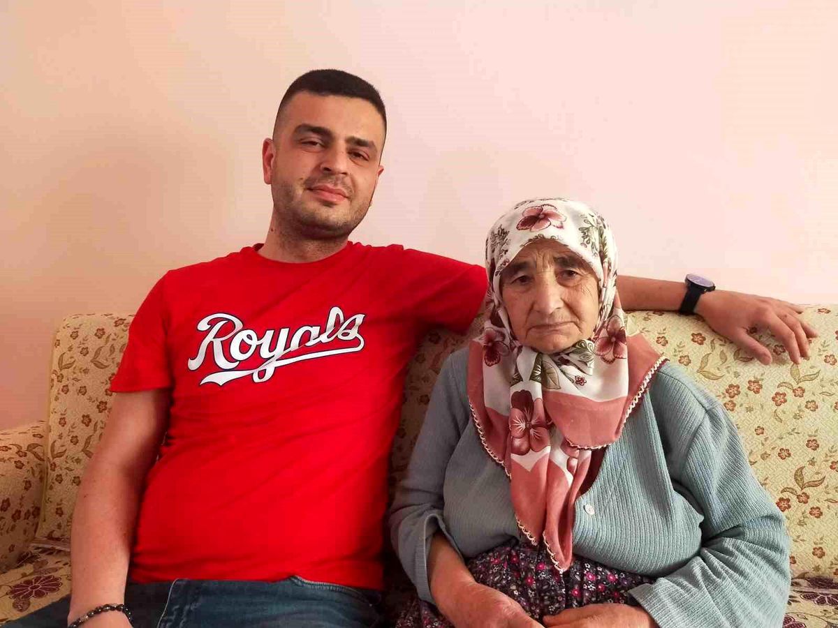 İzmir'de Yaşlı Kadına Dolandırıcılık Şoku: 750 Bin TL'lik Ziynet Eşyası Çalındı