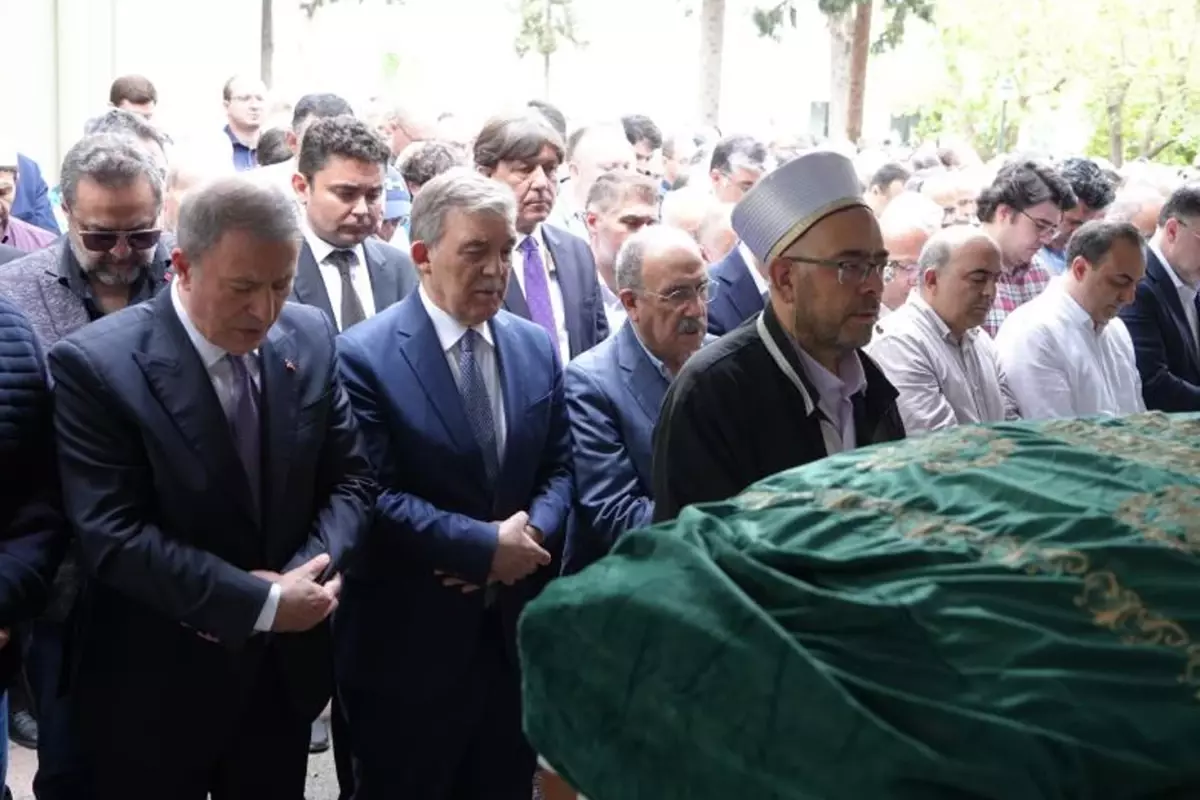 Abdullah Gül'ün acı günü! Hulusi Akar ve Beşir Atalay'la saf tuttu