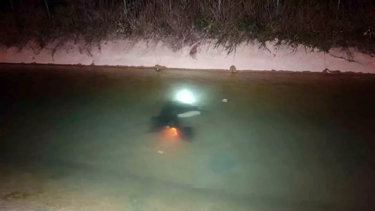Adana'da Motosiklet Kazası: Genç Hayatını Kaybetti, Ailesi Yaralandı