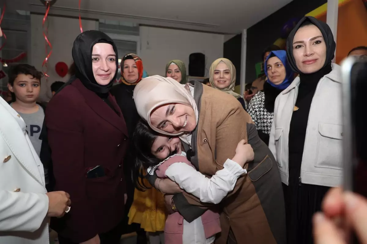 Tuğba Işık Ercan, Hastanedeki Çocuklarla 23 Nisan Bayramı'nı Kutladı