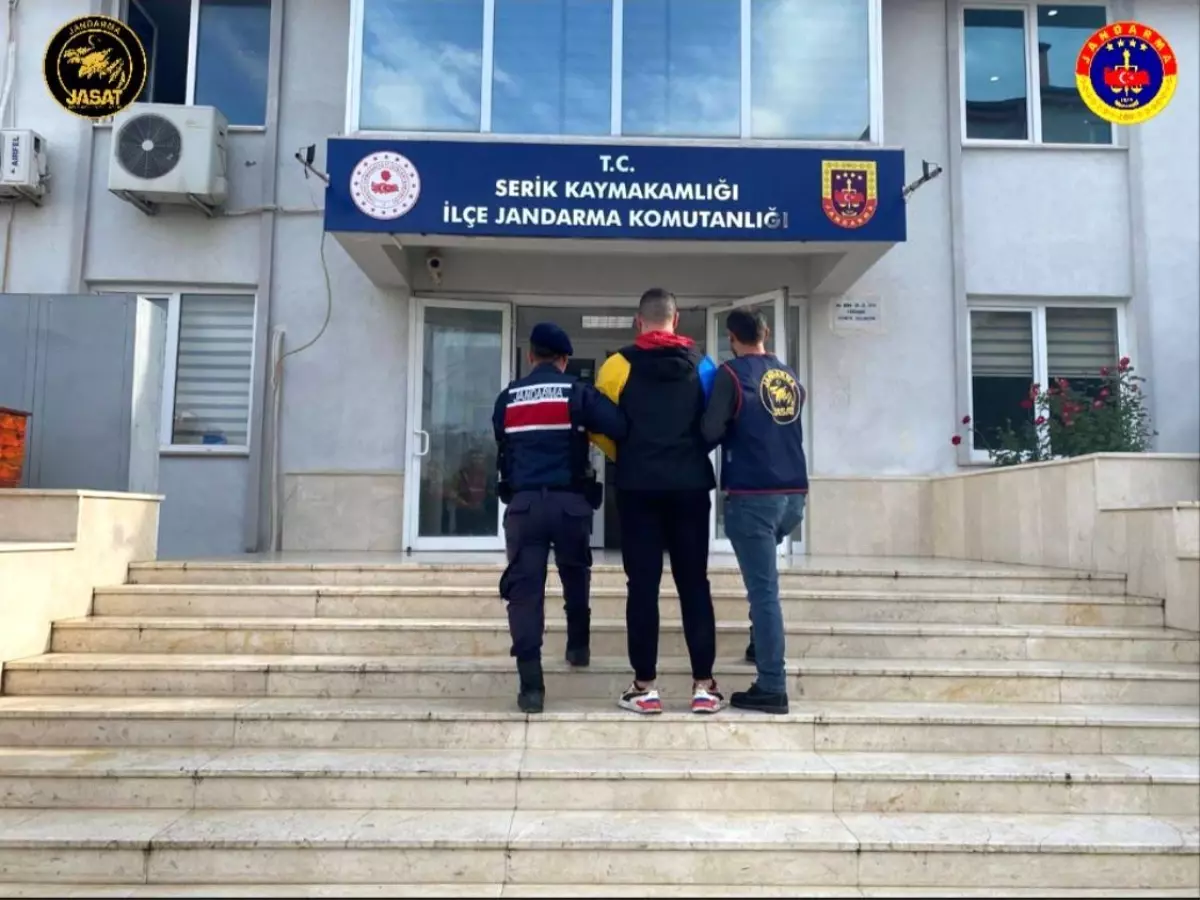 Antalya'da JASAT Operasyonu: 212 Aranan Şahıs Yakalandı