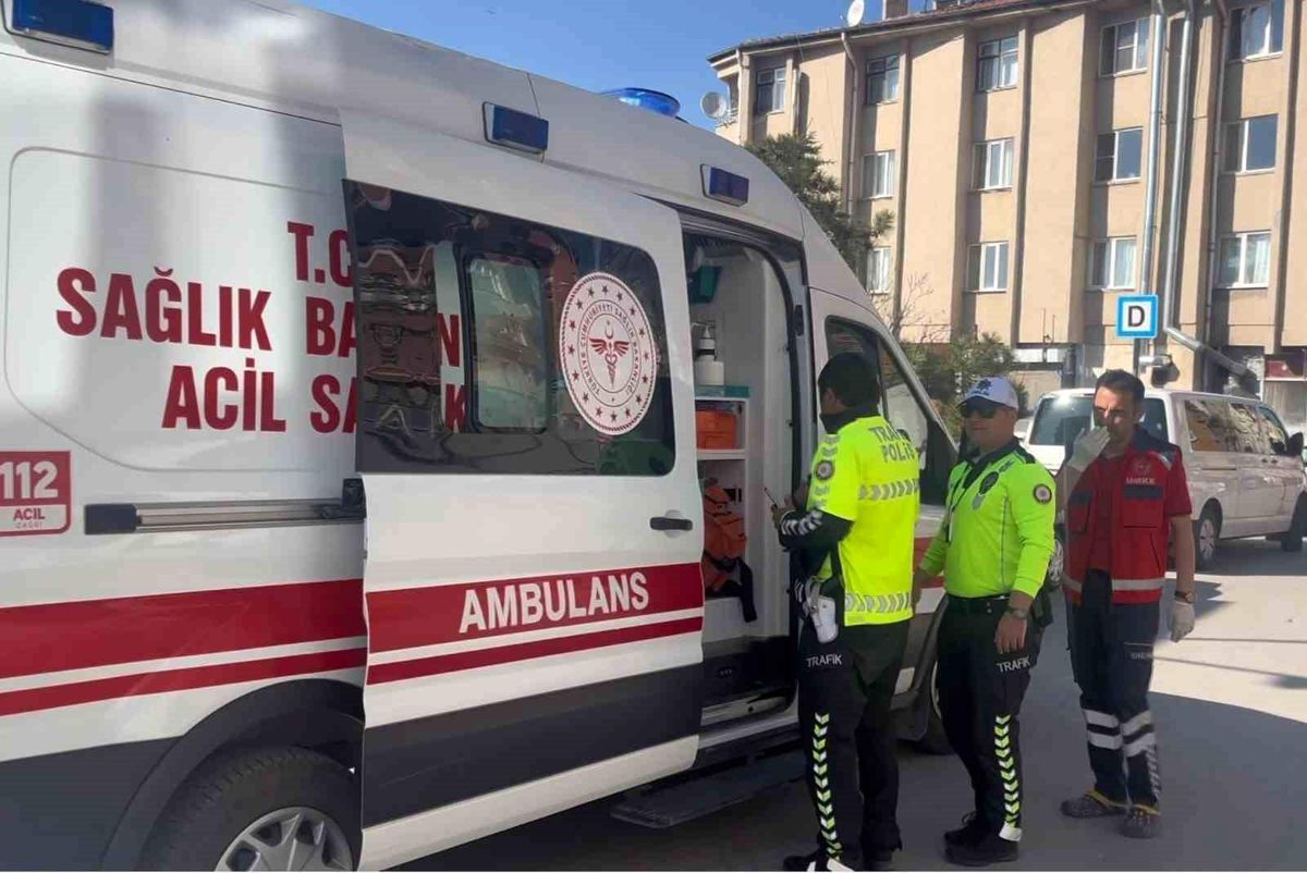 Aksaray'da Bisiklet ve Elektrikli Skuter Çarpıştı: İki Yaralı