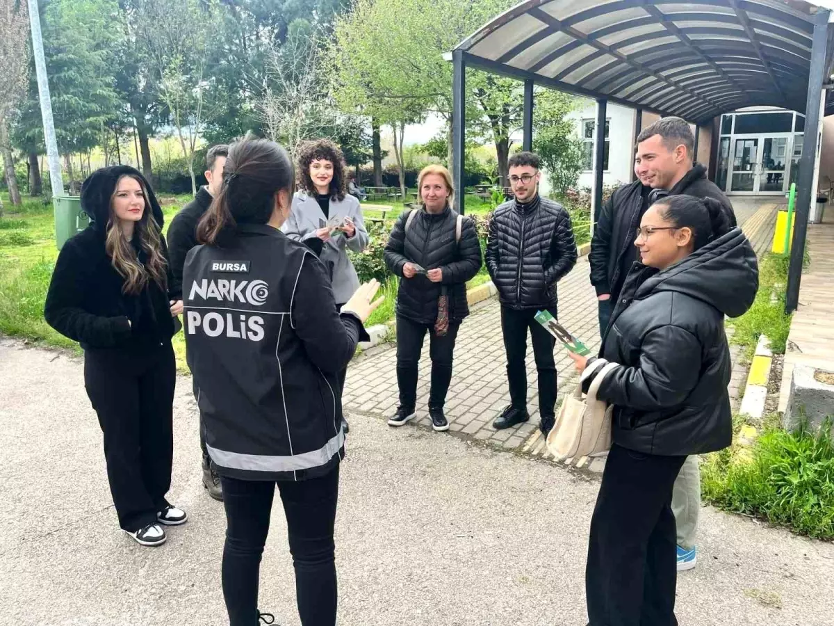 Bursa'da Narkotik Ekiplerinden Farkındalık Etkinlikleri