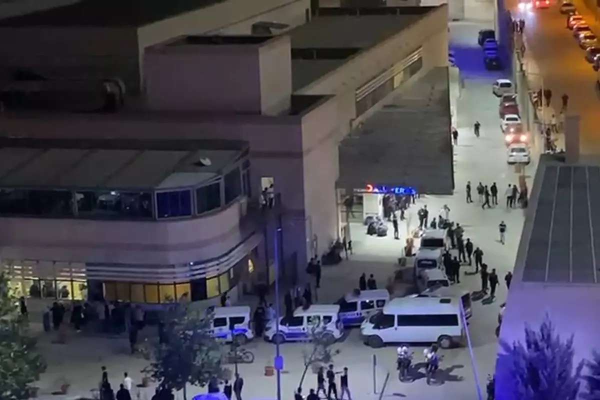 Düğünde başlayan 'halay başı' kavgası hastanede devam etti