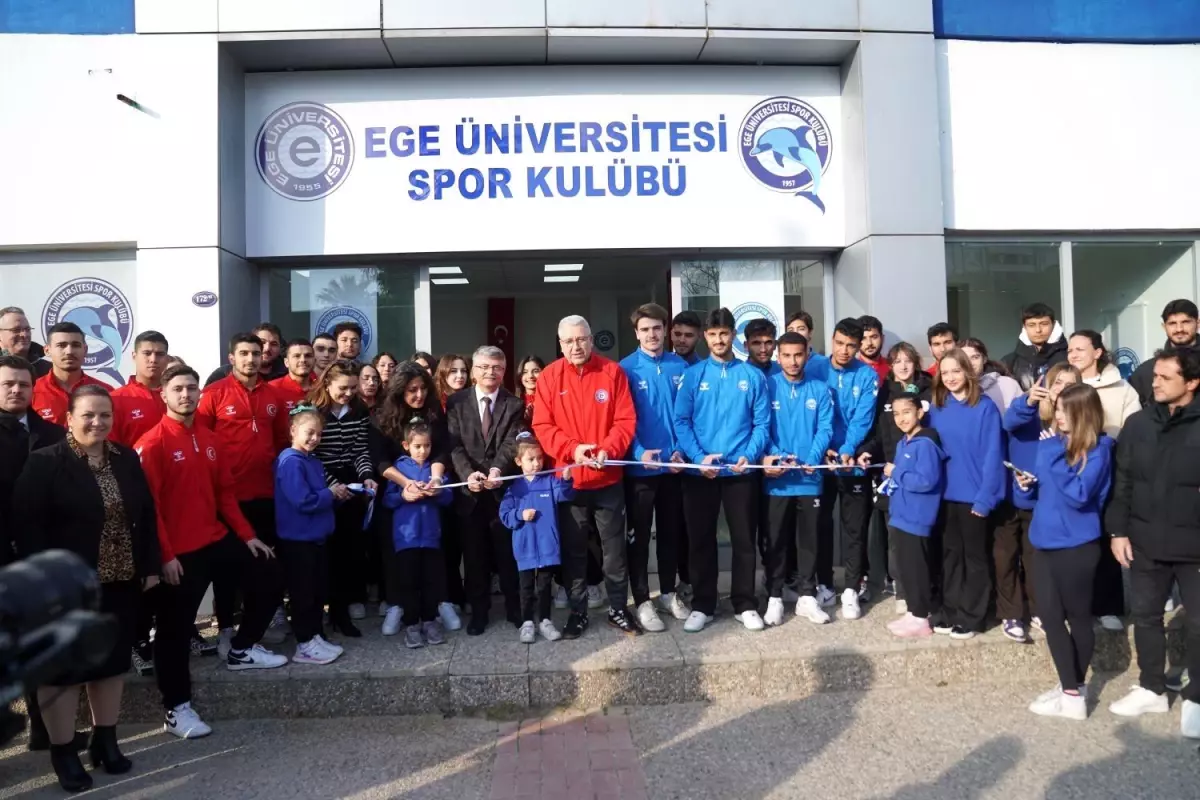 Ege Üniversitesi Sualtı Ragbisi Takımları Şampiyon Oldu