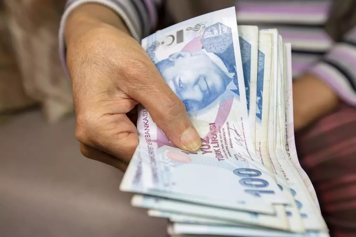Hem emekli ve memurun maaşı hem de bedelli askerlik ücreti değişiyor! İşte öngörülen rakamlar