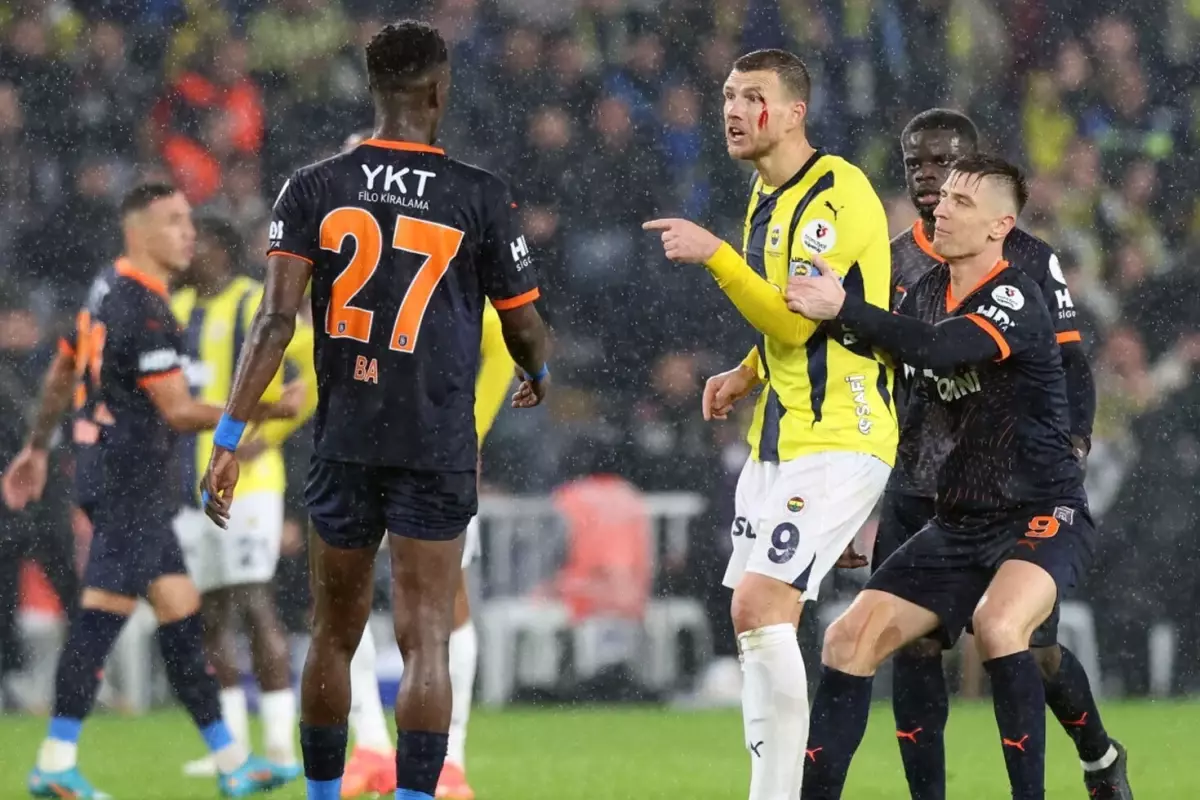 Fenerbahçe'de Edin Dzeko için karar verildi