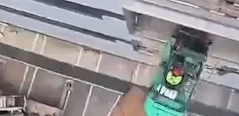 Forklift operatörü, yüksek platformdan yere çakılarak can verdi