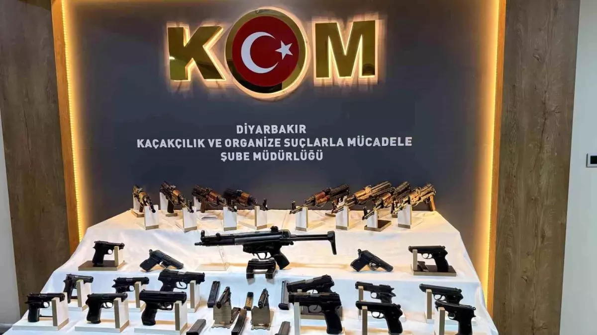 Diyarbakır'da Yapılan Operasyonda 27 Silah Ele Geçirildi