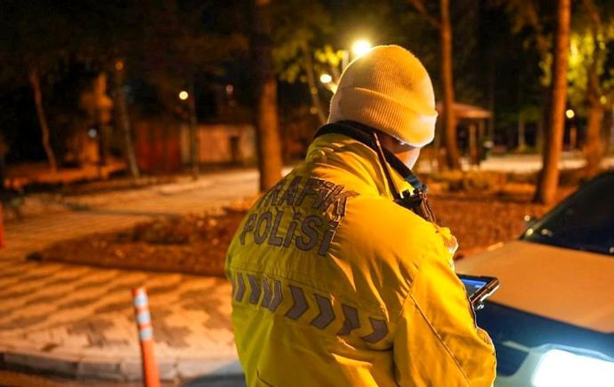 Isparta'da Trafik Denetimleri: 14 Sürücüye Cezası Verildi