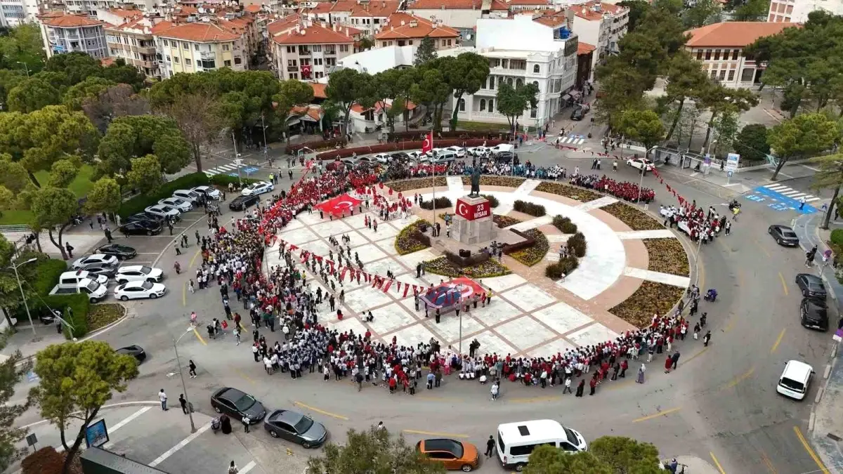 Muğla'da 23 Nisan Coşkusu: Kortej Yürüyüşü ve Kutlamalar