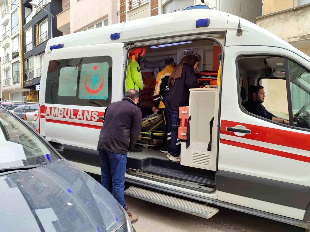 Sinop'ta Motosiklet ile Otomobil Çarpıştı: Sürücü Yaralandı