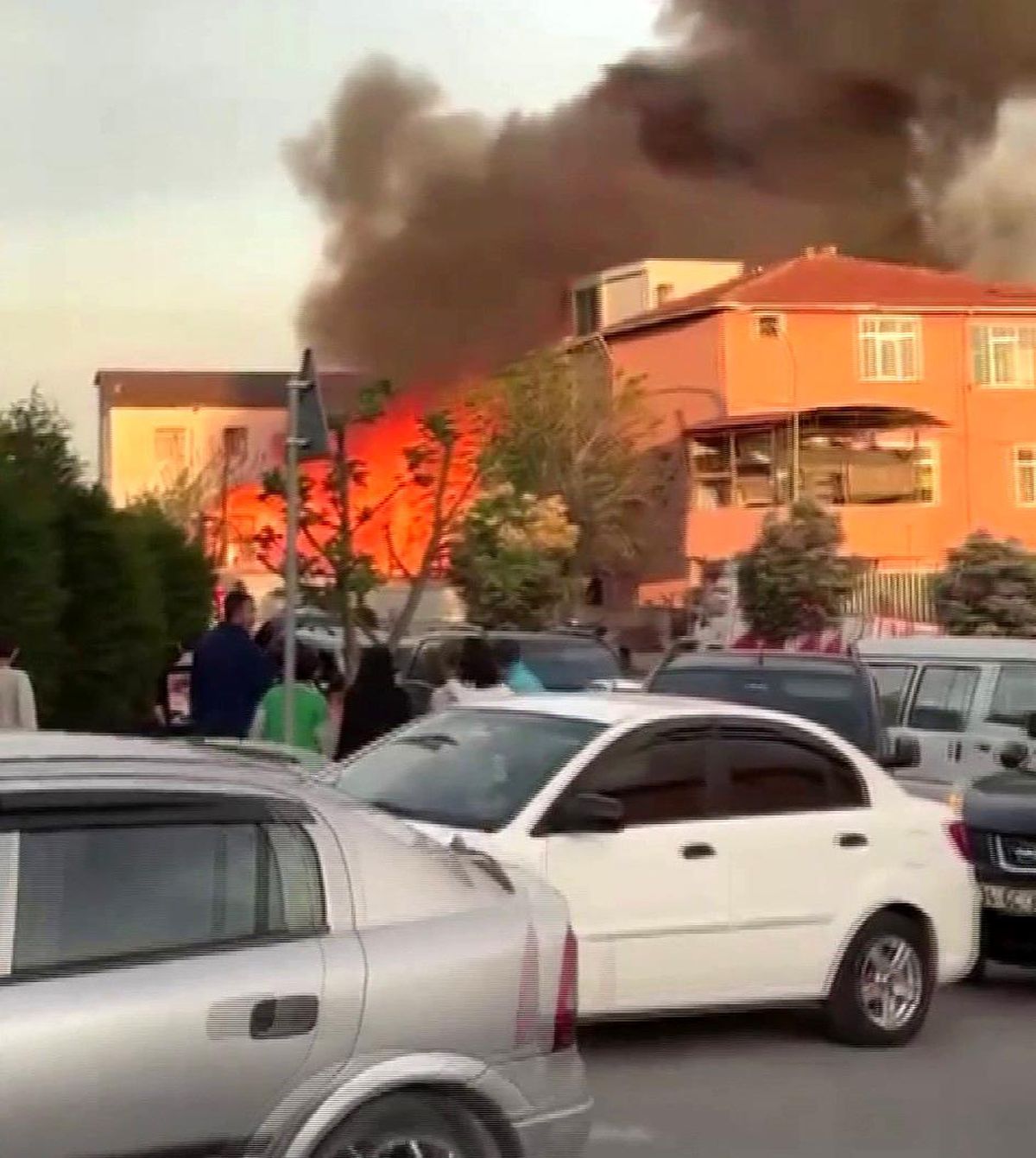 Pendik'te Fabrikada Yangın Çıktı