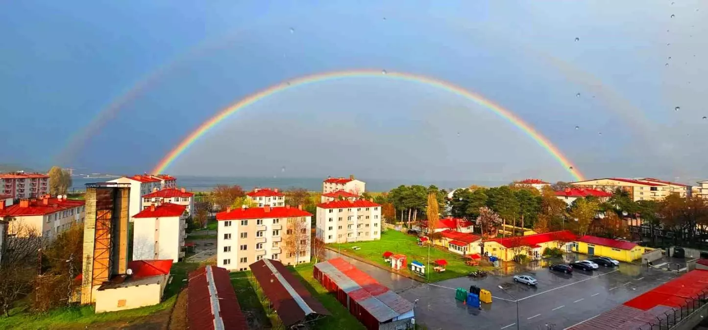 Bitlis'te Yağmur Sonrası Gökkuşağı Manzarası