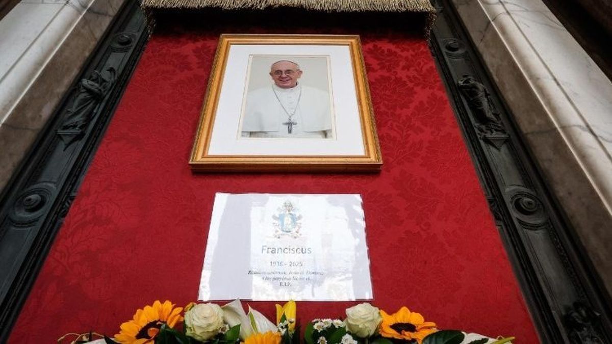 Papa Franciscus Hayatını Kaybetti