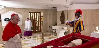 Vatikan, Papa Francis'in tabuttaki fotoğraflarını yayınladı