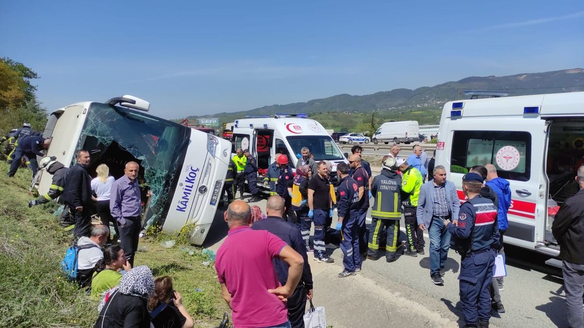 Yalova'da Otobüs Devrildi: 1 Ölü, 2 Yaralı