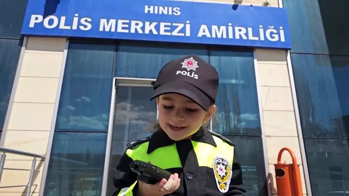 Polis Çocuklarından Duygu Dolu 23 Nisan Klipi