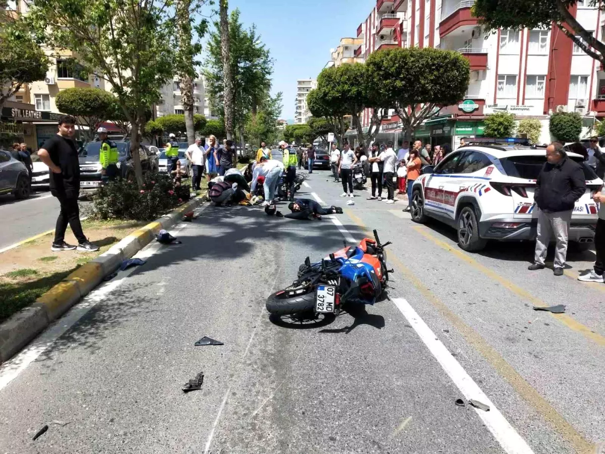 Alanya'da Motosiklet Kazası: 2 Yaralı