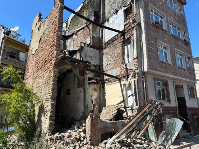 Artçı depremler devam ediyor! 6.2'nin ardından İstanbul beşik gibi