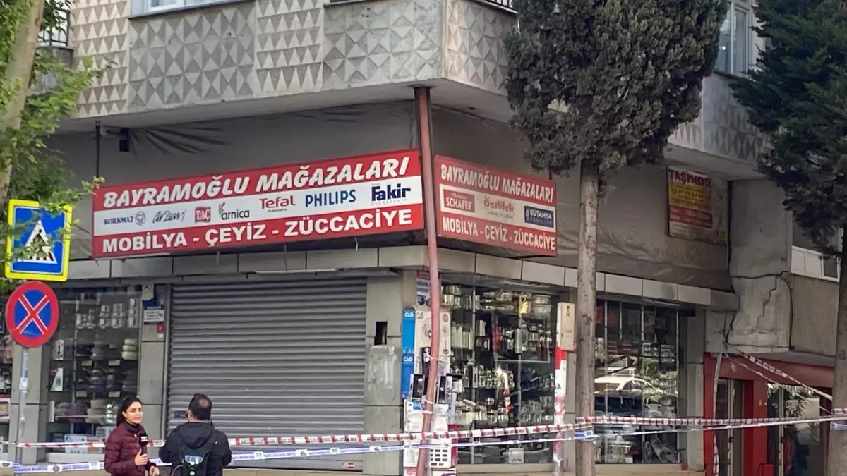 Bahçelievler'de Binada Destekleyici Demirin Eğrilmesi Nedeniyle Boşaltma Yapıldı