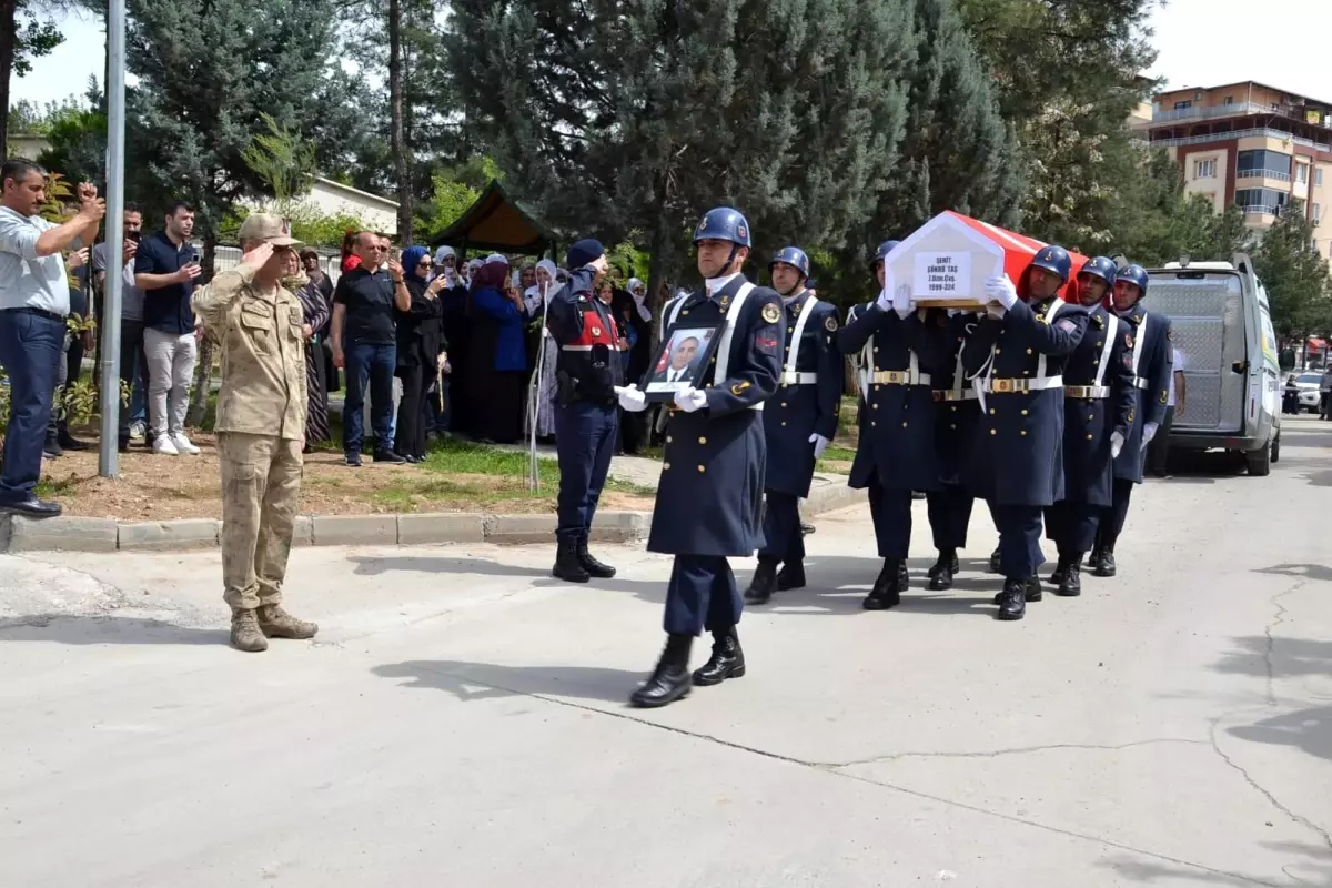 Batman'da silahının kazara ateş alması ile ağır yaralanan uzman çavuş şehit oldu