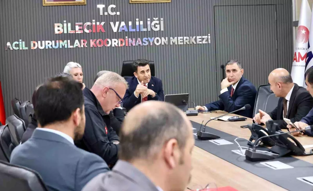 Bilecik'te 6,2 Büyüklüğündeki Depremin Ardından Kriz Masası Toplandı