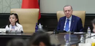 Cumhurbaşkanı Erdoğan, Külliye'de çocukları ağırladı