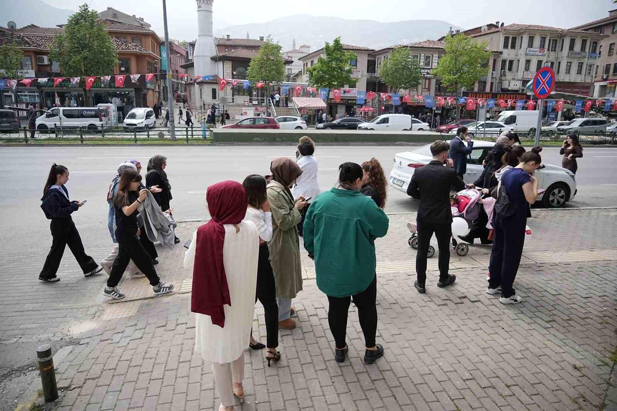 Marmara Denizi'nde Deprem Paniği Bursa ve Yalova'da Hissedildi