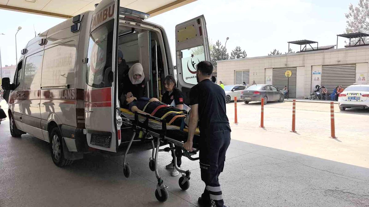 Depremden kaçarken merdivenlerden düştü