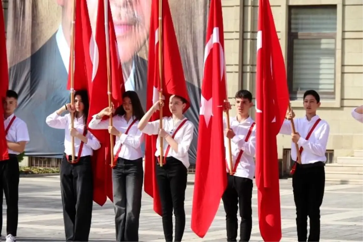 Eskişehir'de 23 Nisan'ın 105. Yılı Coşkuyla Kutlandı
