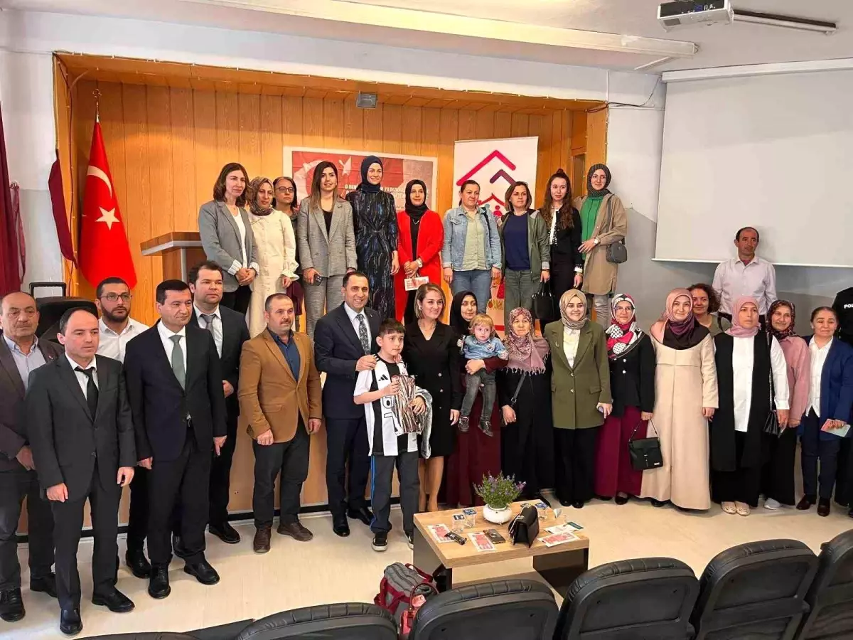 Bilecik'te Koruyucu Aile Tanıtım Etkinliği Düzenlendi
