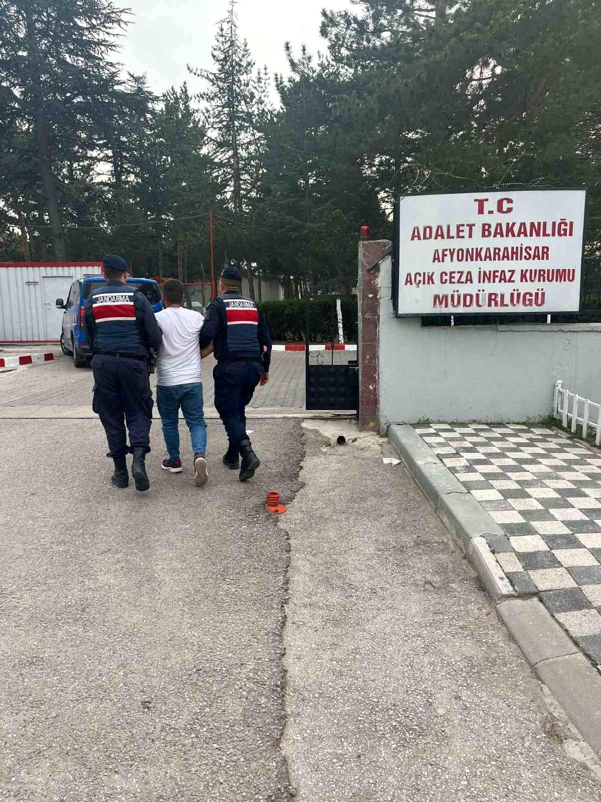 Afyonkarahisar'da Aranan Şahıs Jandarma Tarafından Yakalandı