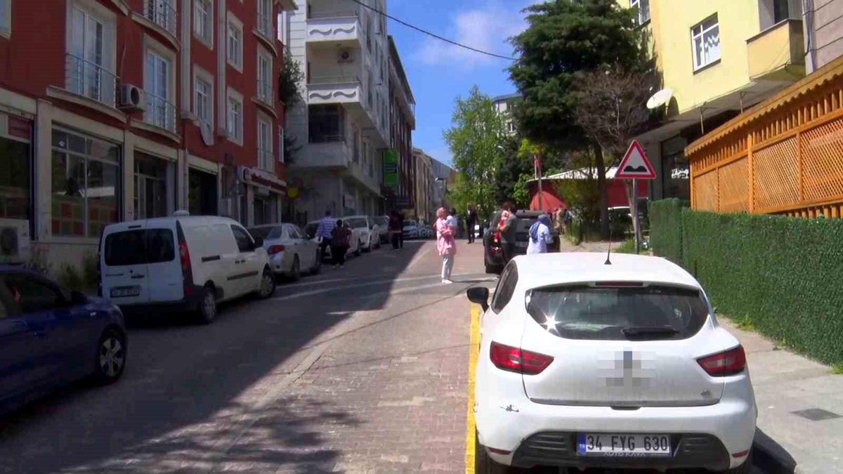 İstanbul'da Deprem Anı Canlı Yayında