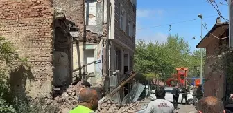 İstanbul'da 6.2 sonrası 127 artçı sarsıntı! 1 bina yıkıldı, 9 ev tahliye edildi