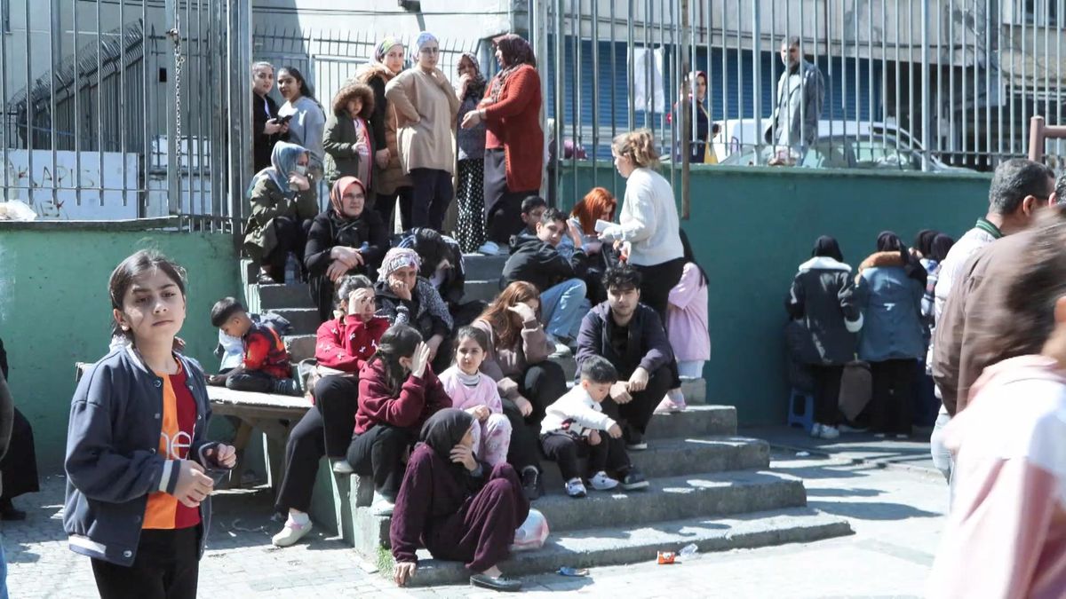 İstanbul'da 6.2 Büyüklüğünde Deprem: Artçı Sarsıntılar Sürüyor