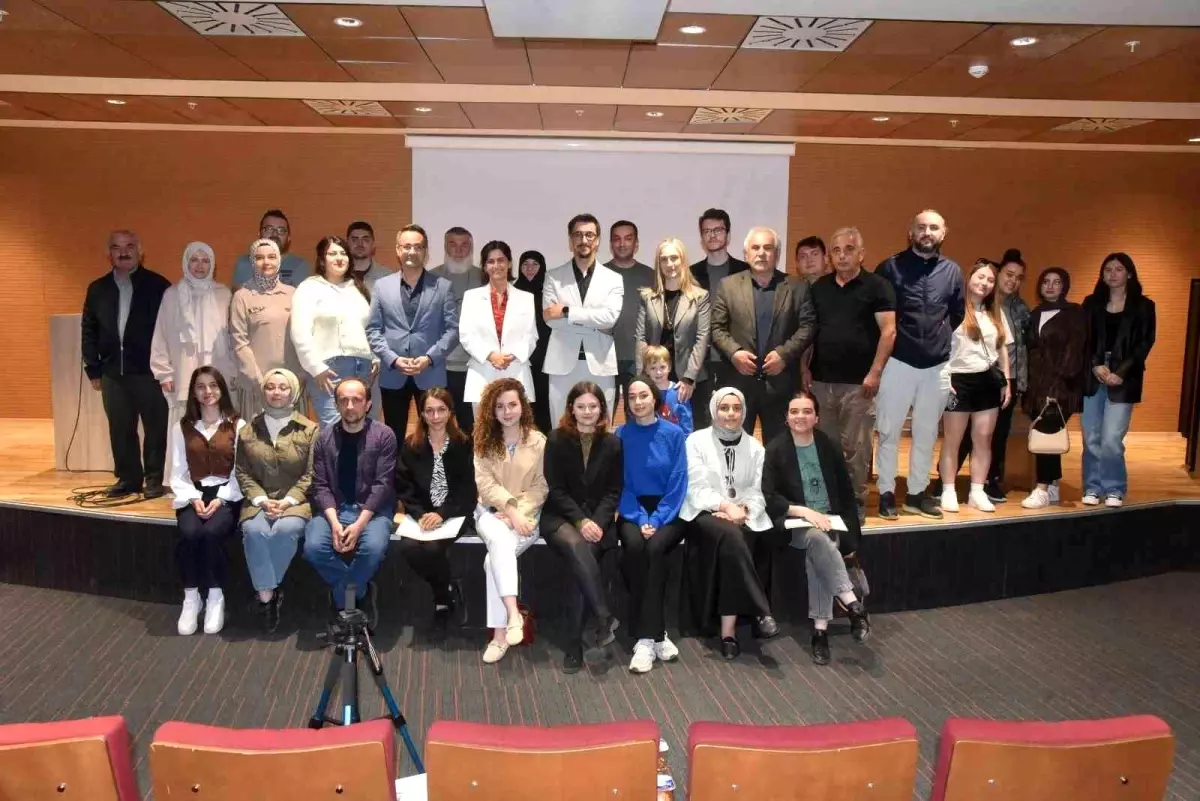 Düzce Üniversitesi'nde Arıcılık Konferansı: Mısır Şurubu ile Üretilen Sahte Ballara Dikkat!