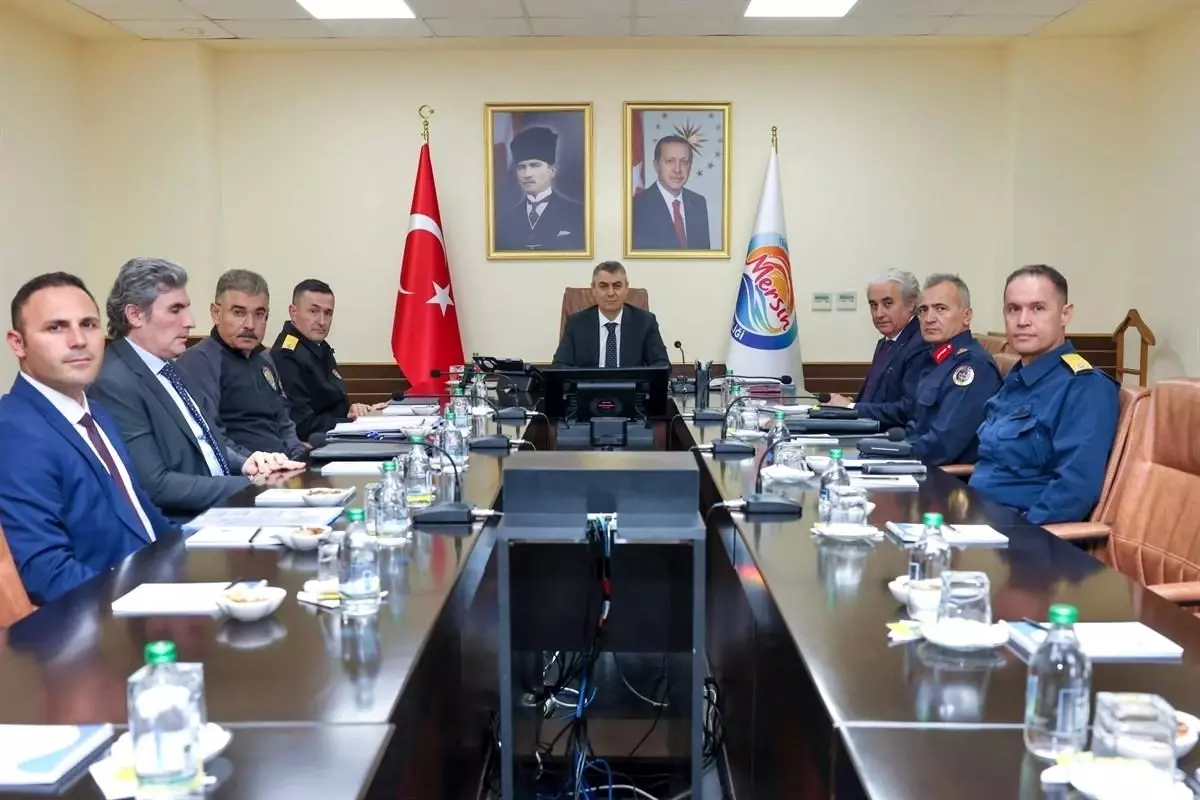 Mersin'de Güvenlik Operasyonları: 891 Şahıs Yakalandı