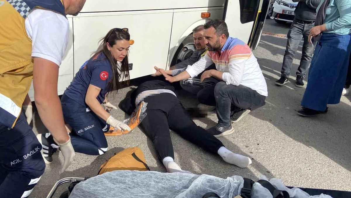 Aksaray'da Kasksız ve Ehliyetsiz Motosiklet Kazası: Sürücü Ağır Yaralandı