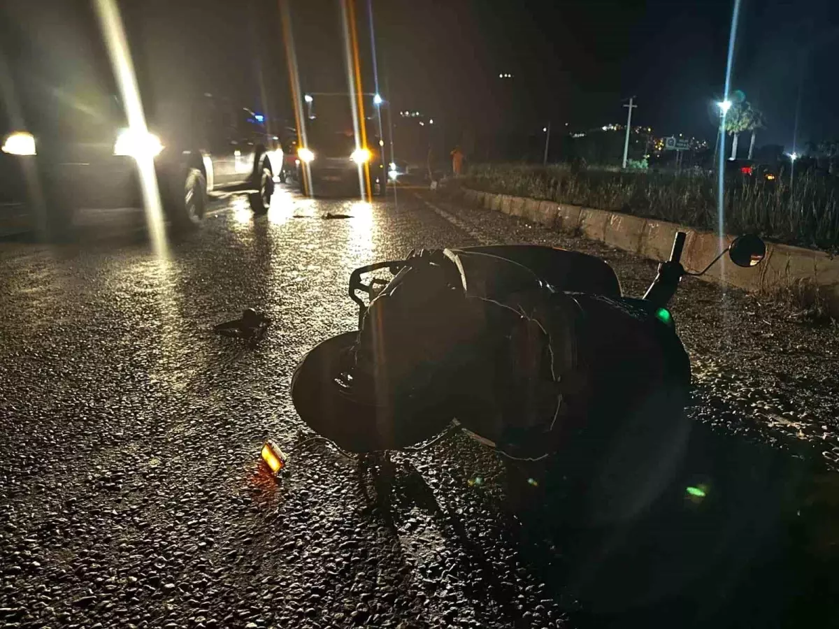 Muğla'da Motosikletli Yaralandı, Kaçan Minibüs Sürücüsü Aranıyor
