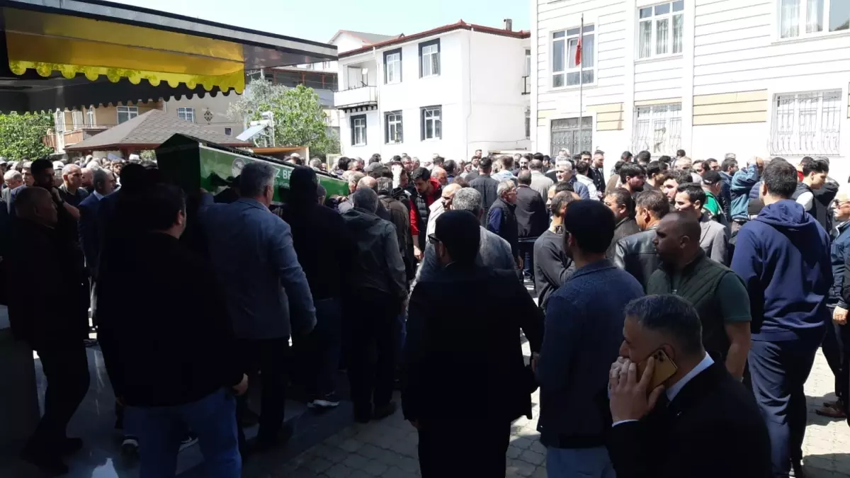 Küçük Zümra Topuz'un Cenaze Töreni Gerçekleştirildi