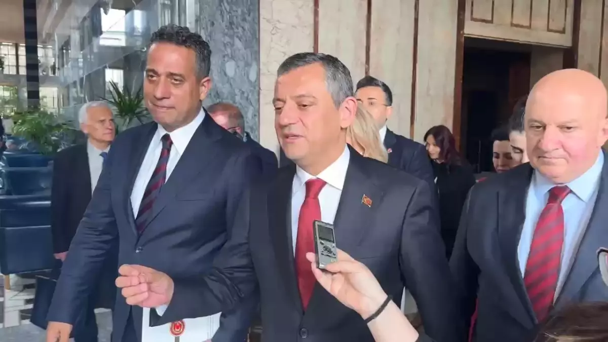 Özgür Özel: Cumhuriyet Yasaklanamaz