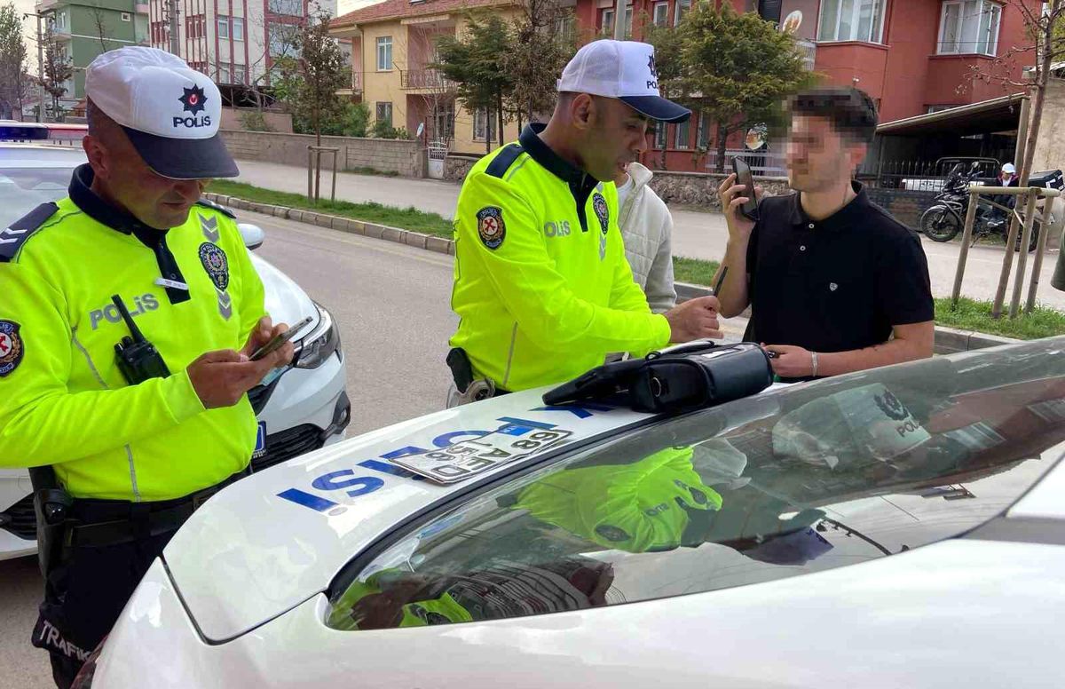 Aksaray'da Kask ve Plaka Denetimi: Motosiklet Sürücüsüne 16 Bin Lira Ceza