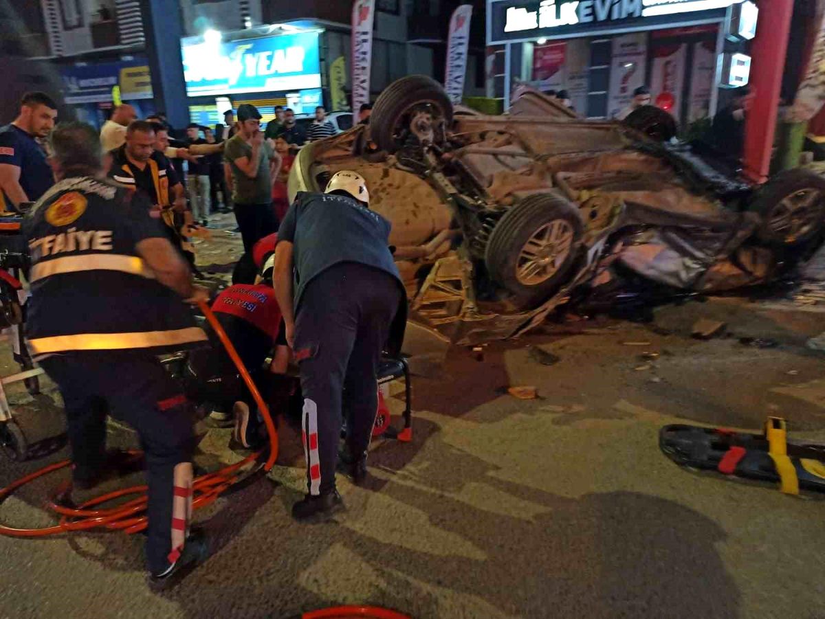 Şanlıurfa'da Feci Kaza: 2 Ölü, 1 Yaralı
