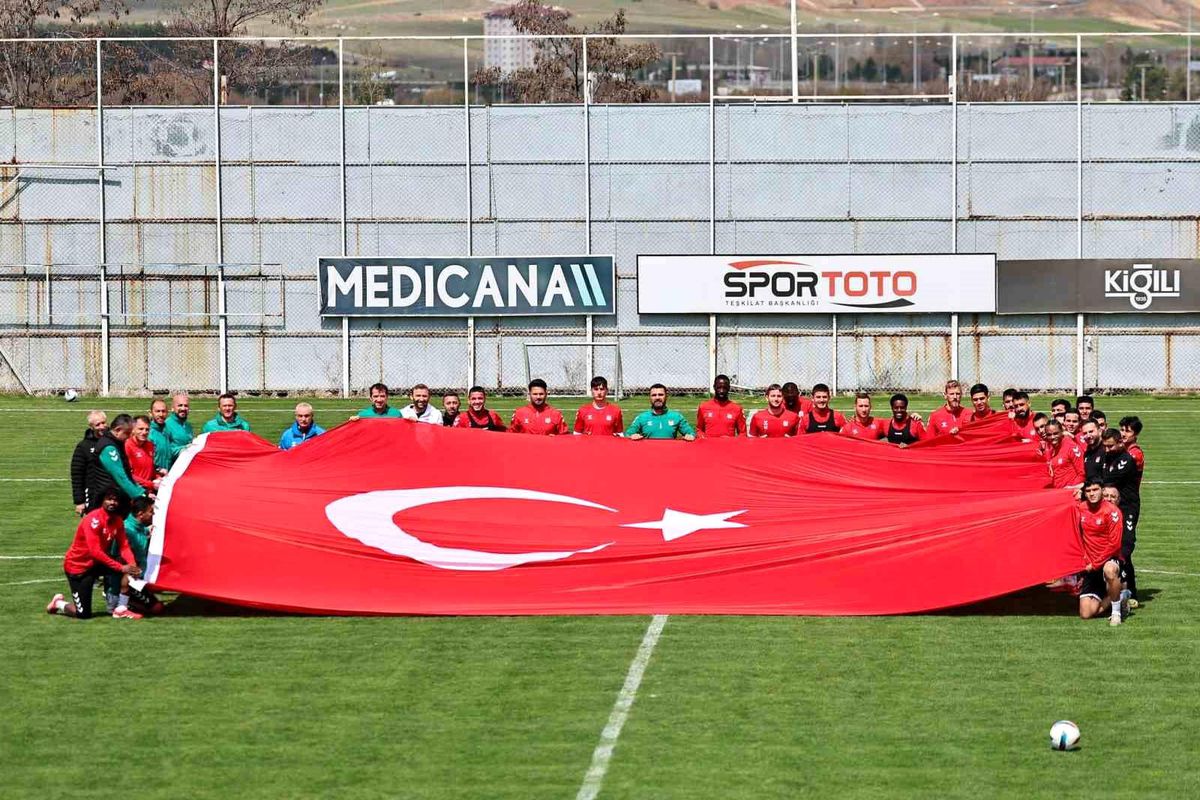 Sivasspor, 23 Nisan Ulusal Egemenlik ve Çocuk Bayramı'nı Kutladı